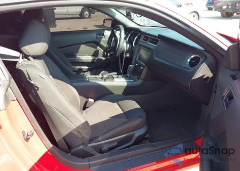 2013 Ford Mustang z USA, uszkodzony, nr VIN 1ZVBP8AM0D5280044